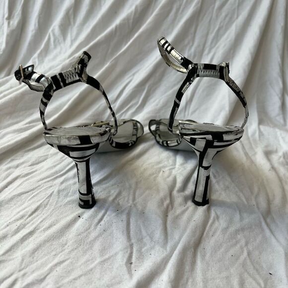 Nine West Yess Silver and Black Ankle Strap Heel Sandals - 9M - Picture 2 of 5